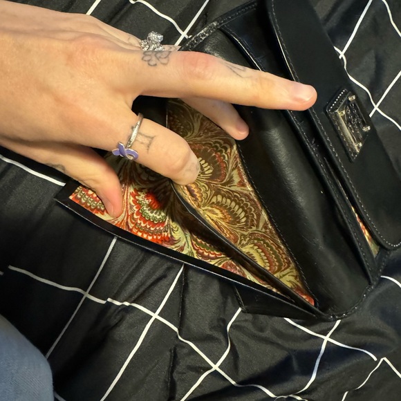 Dooney & Bourke Black Patent Leather Tote & Smooth Leather Wallet Set. GUC. - Picture 3 of 11